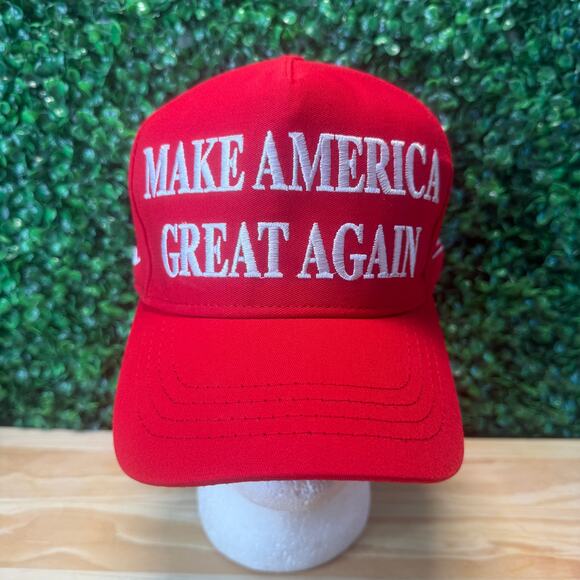 Official TRUMP Make America Great Again Red Snapback Hat Cali Fame 45 USA 2020 - Picture 1 of 7